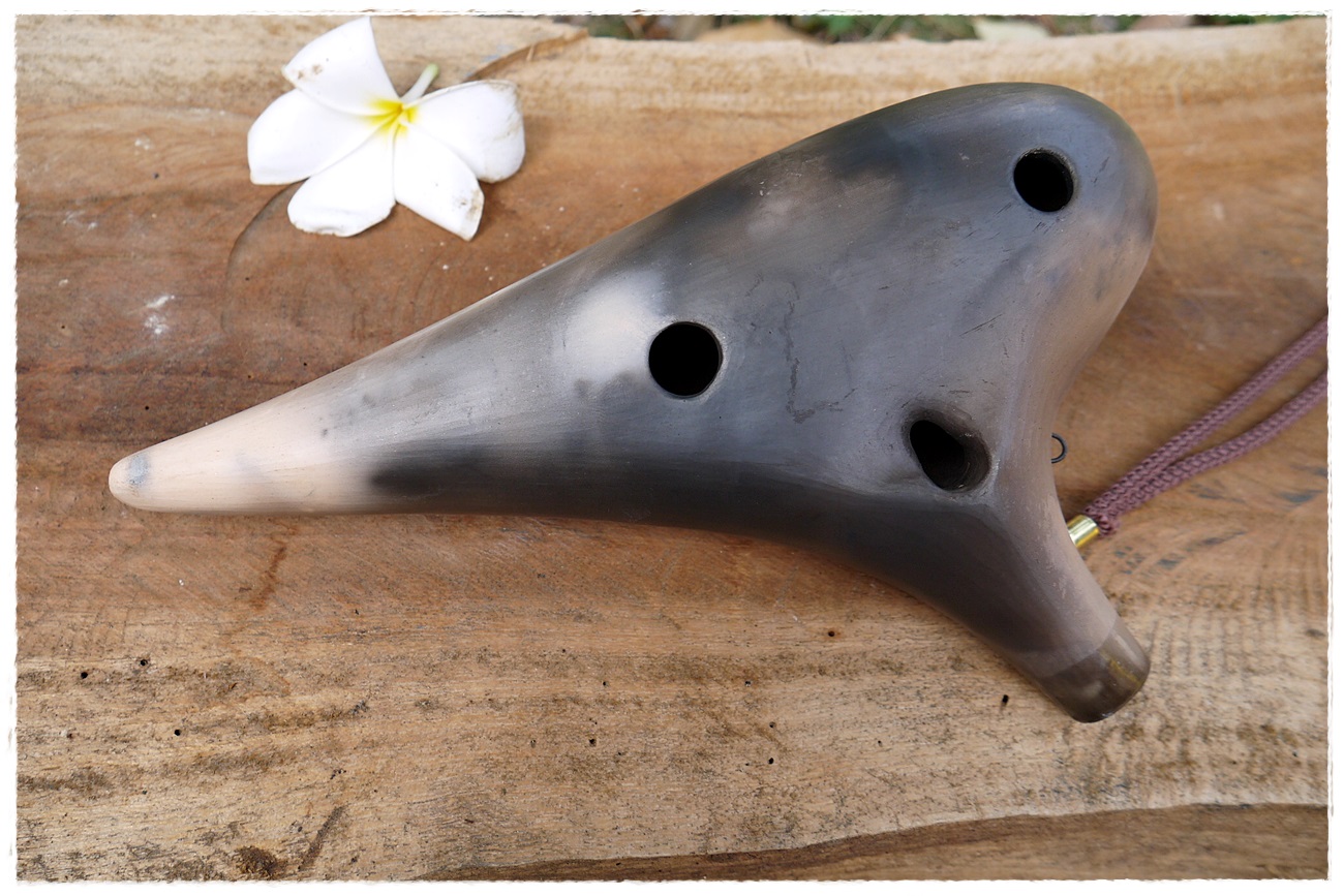 Bass C ocarina 11 holes. Dinda Ocarina.